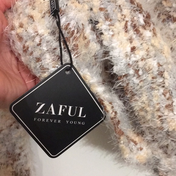 Fuzzy cropped sweater - Picture 4 of 5